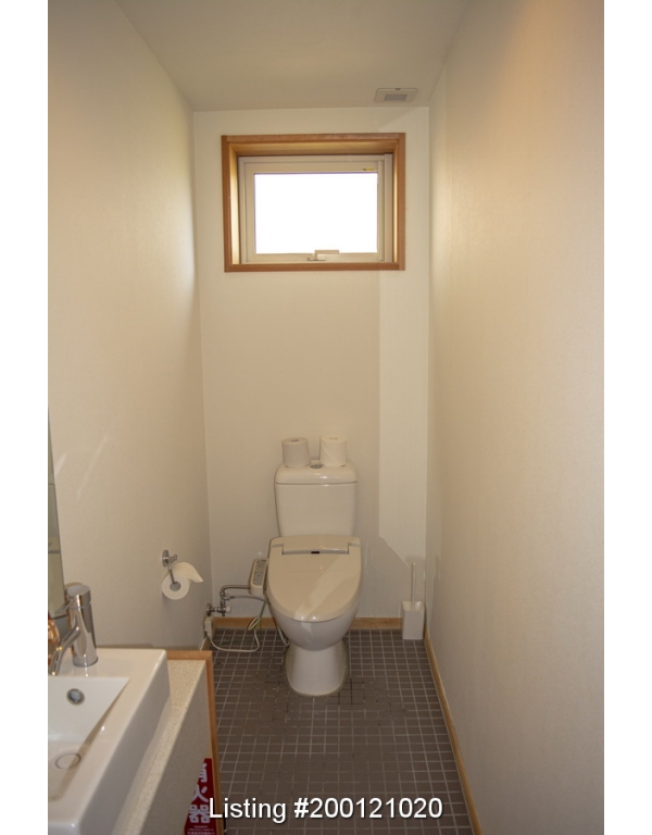 Apt-No3_Yukiyama_04 - Toilet
