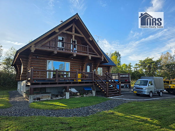 Niseko Land and Log Home For Sale